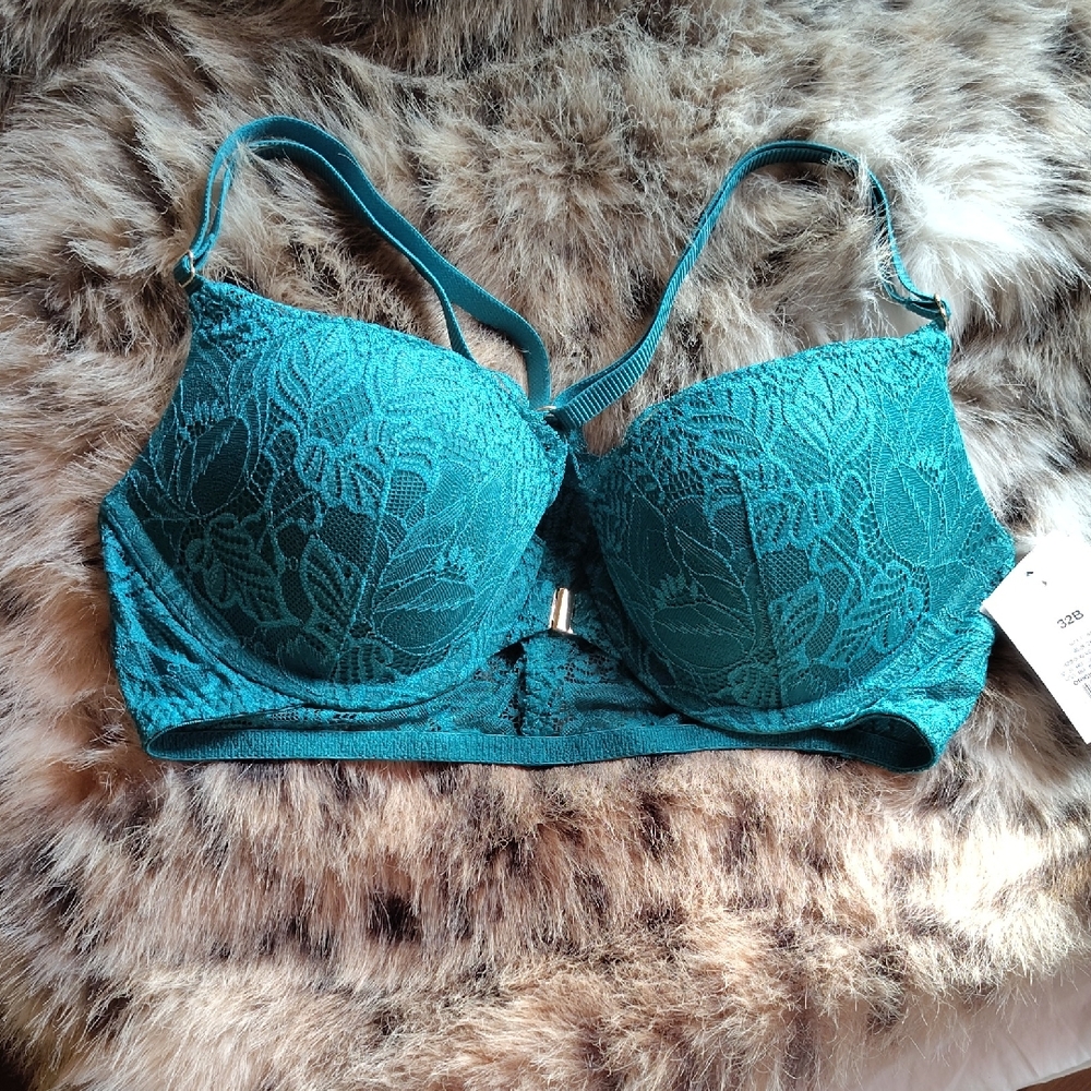 Teal Lace - Green/ Tourquoise- Underwire Bra- Center front Clasp New With Tags!